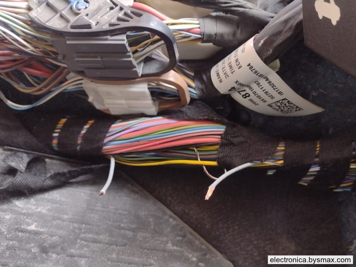 Paso 1: CORTE A LA BOMBA, ESTRIBO IZQUIWRDO CABLE GRIS