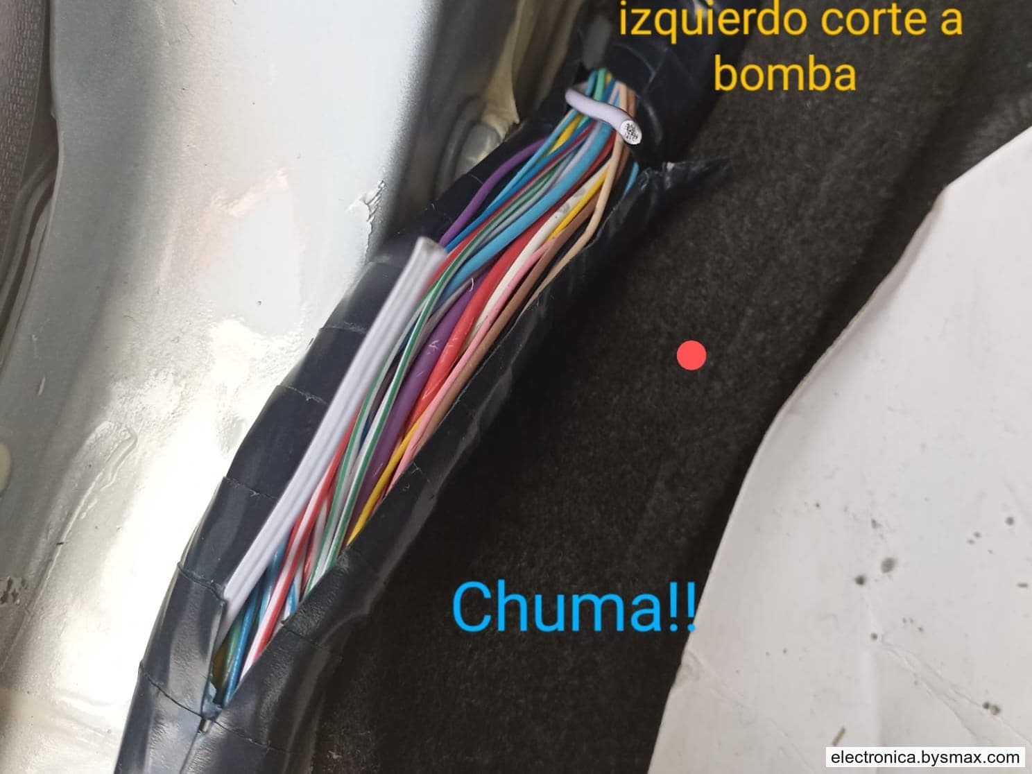 Paso 1: CORTE A LA BOMBA, CABLE COLOR GRIS CON FRANJA NARA