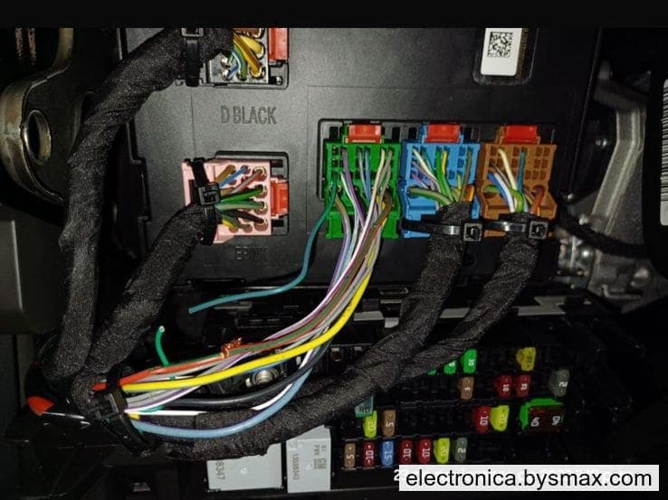 Paso 1: EL CORTE ESTÁ UBICADO EN EL CONECTOR VERDE DE LA I