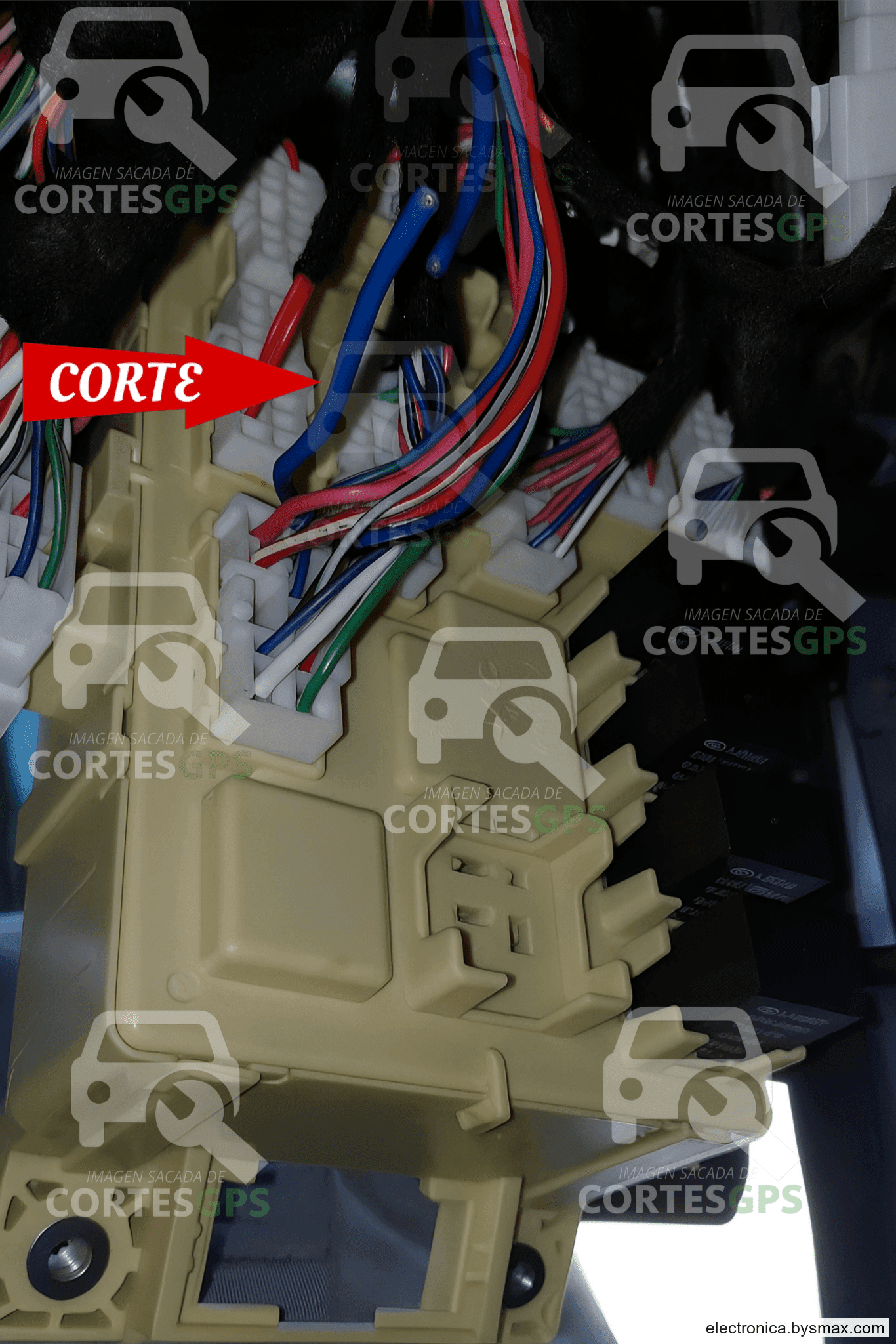 Paso 1: CORTE A IGNICION, CABLE AZUL DENTRO DE LA CABINA P