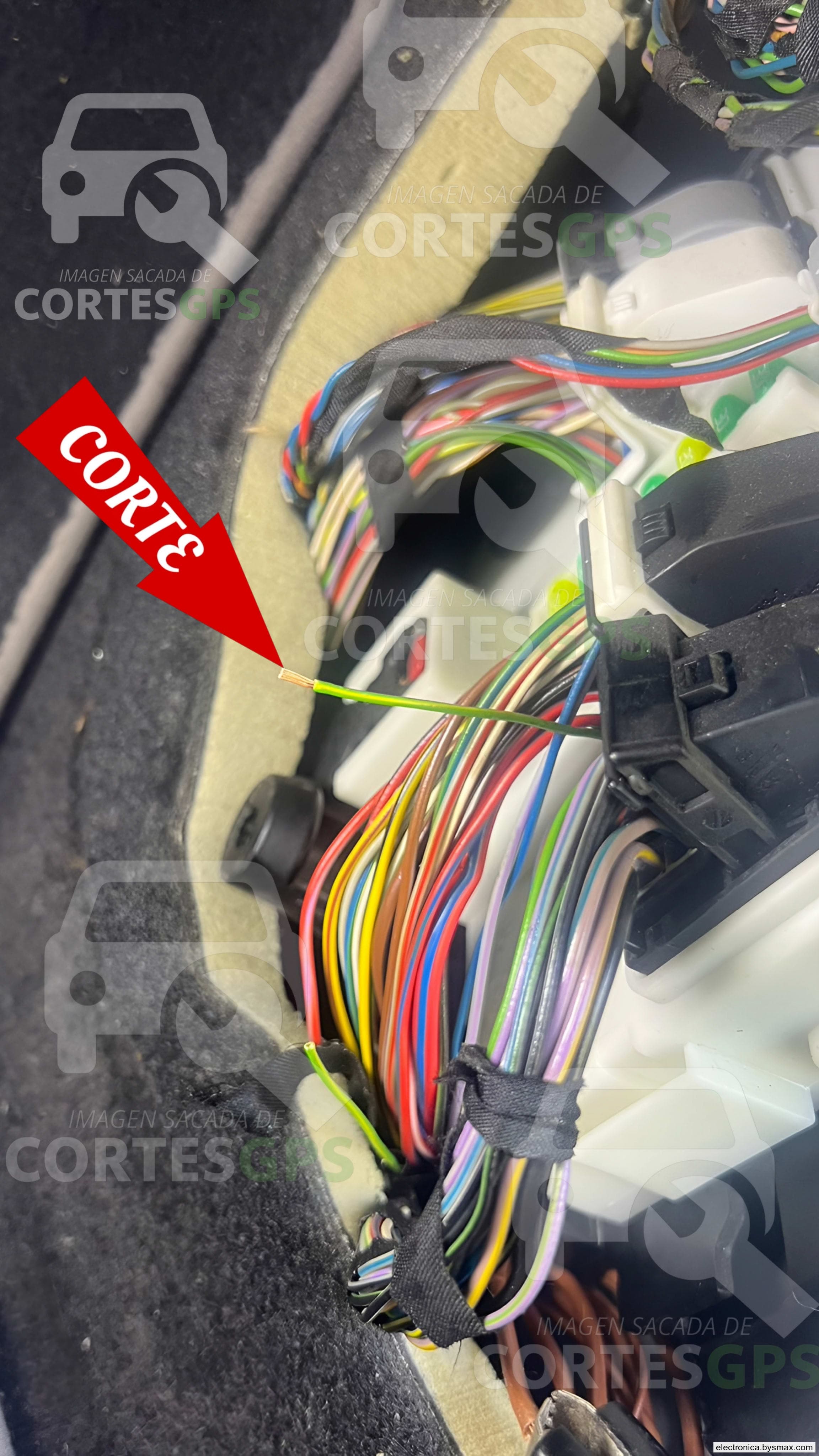 Paso 1: CORTE A IGNICION, KICK PANEL DEL CONDUCTOR, CABLE 