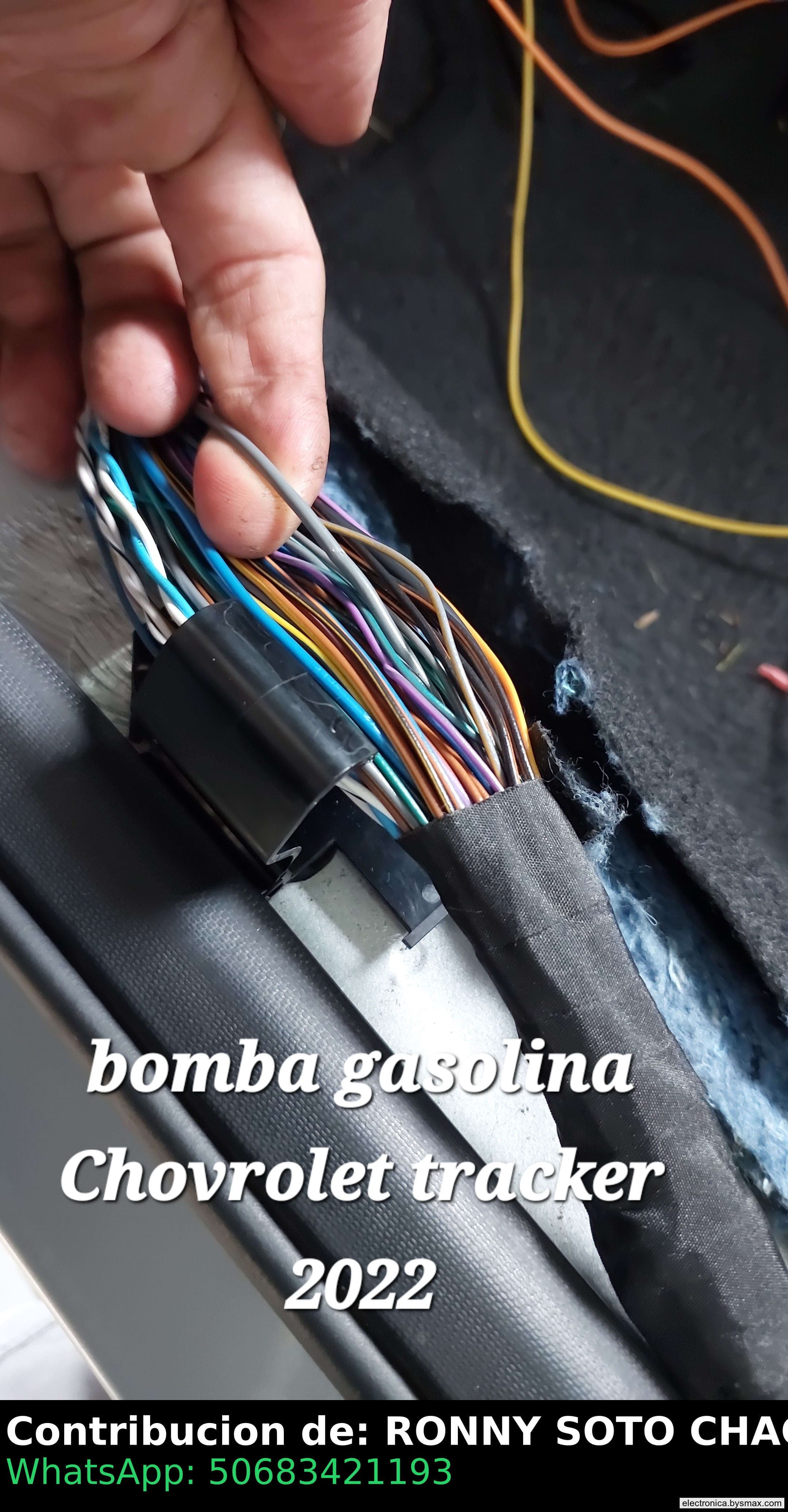 Paso 1: CORTE A LA BOMBA, DE GASOLINA, LADO PILOTO, EN EL 