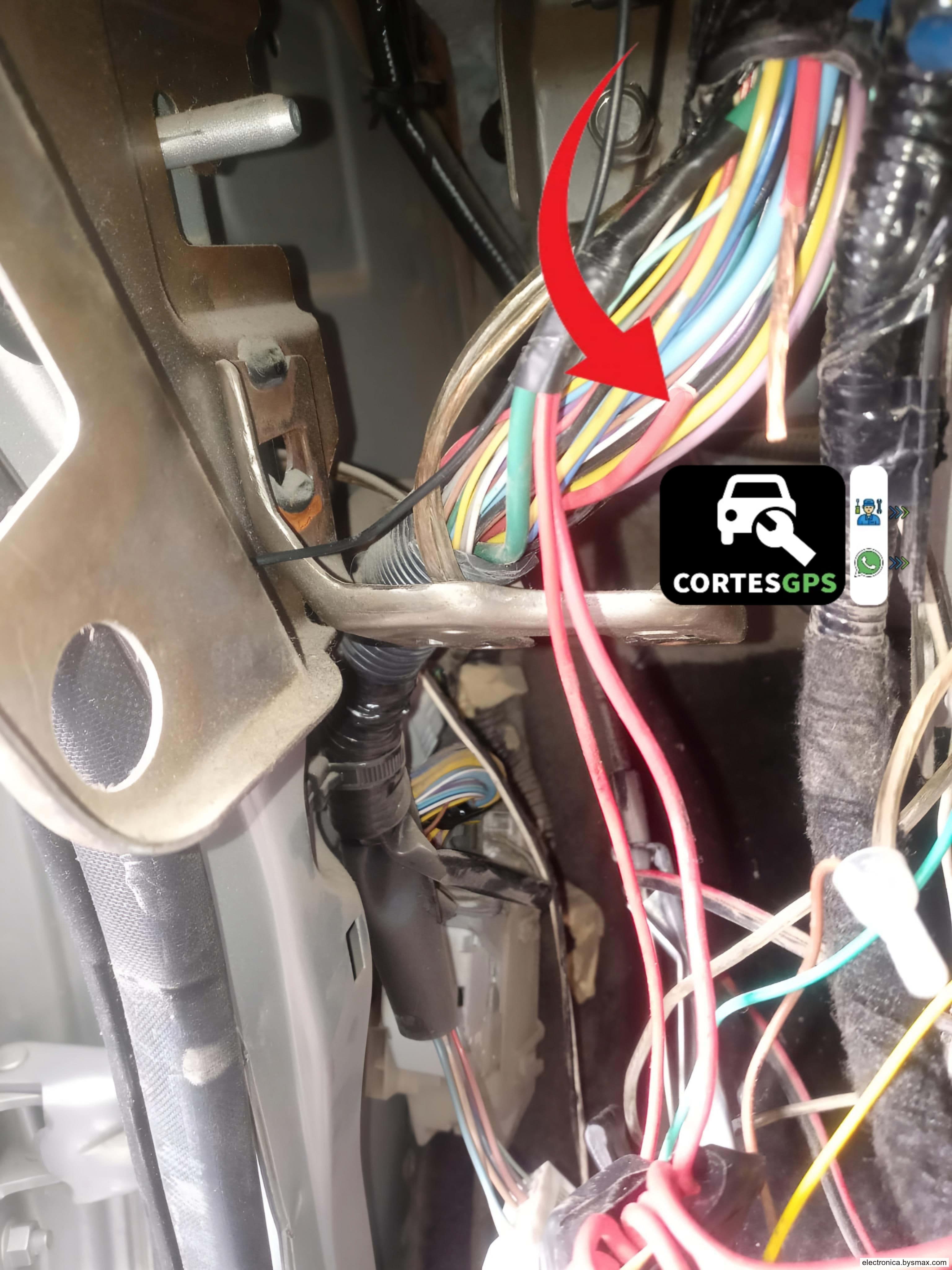 Paso 1: CORTE A IGNICION, CABLE COLOR ROJO UBICADO BAJO EL
