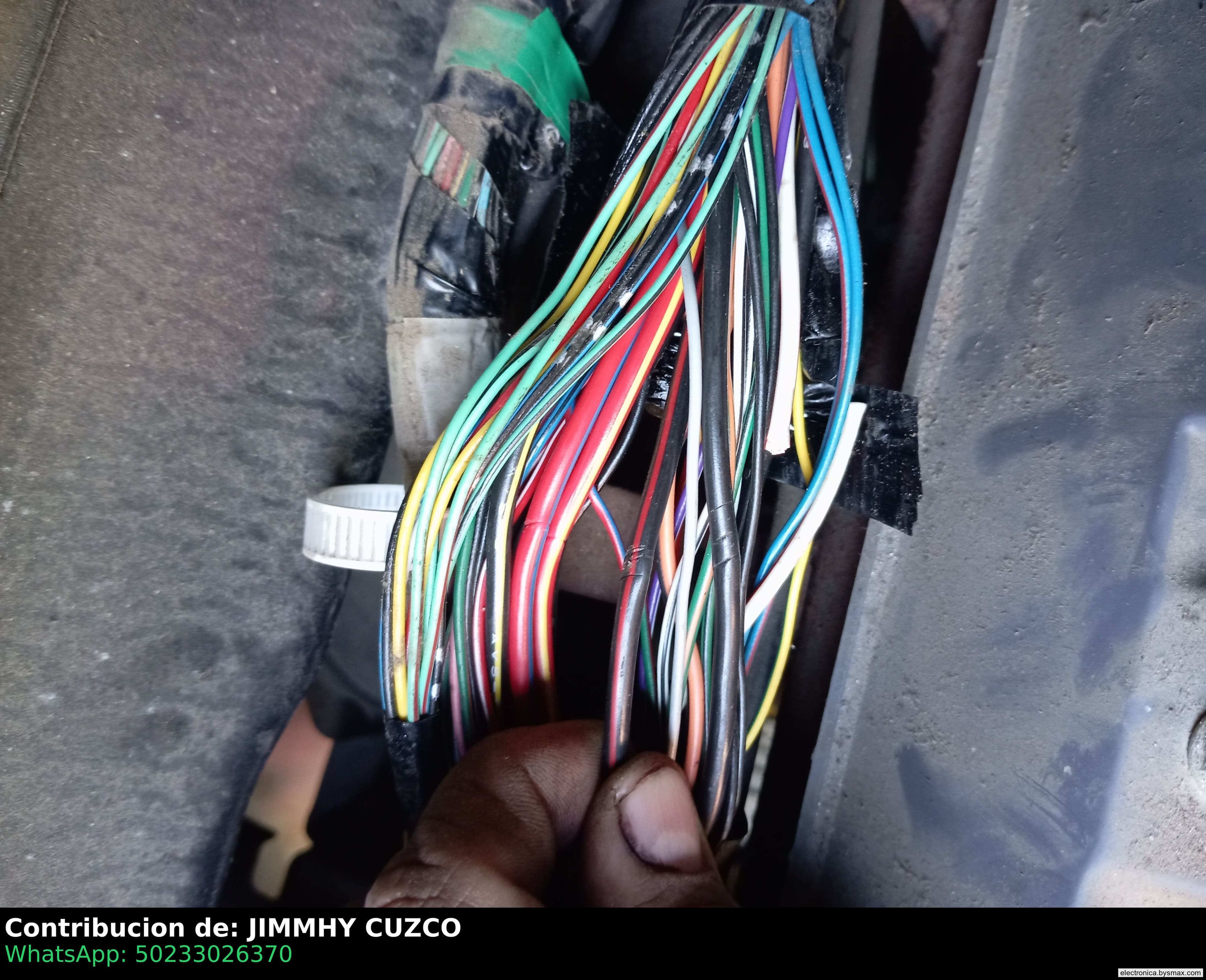 Paso 1: CORTE DE IGNICIÓN DETRÁS DE RELOJES, CABLE BLANCO 