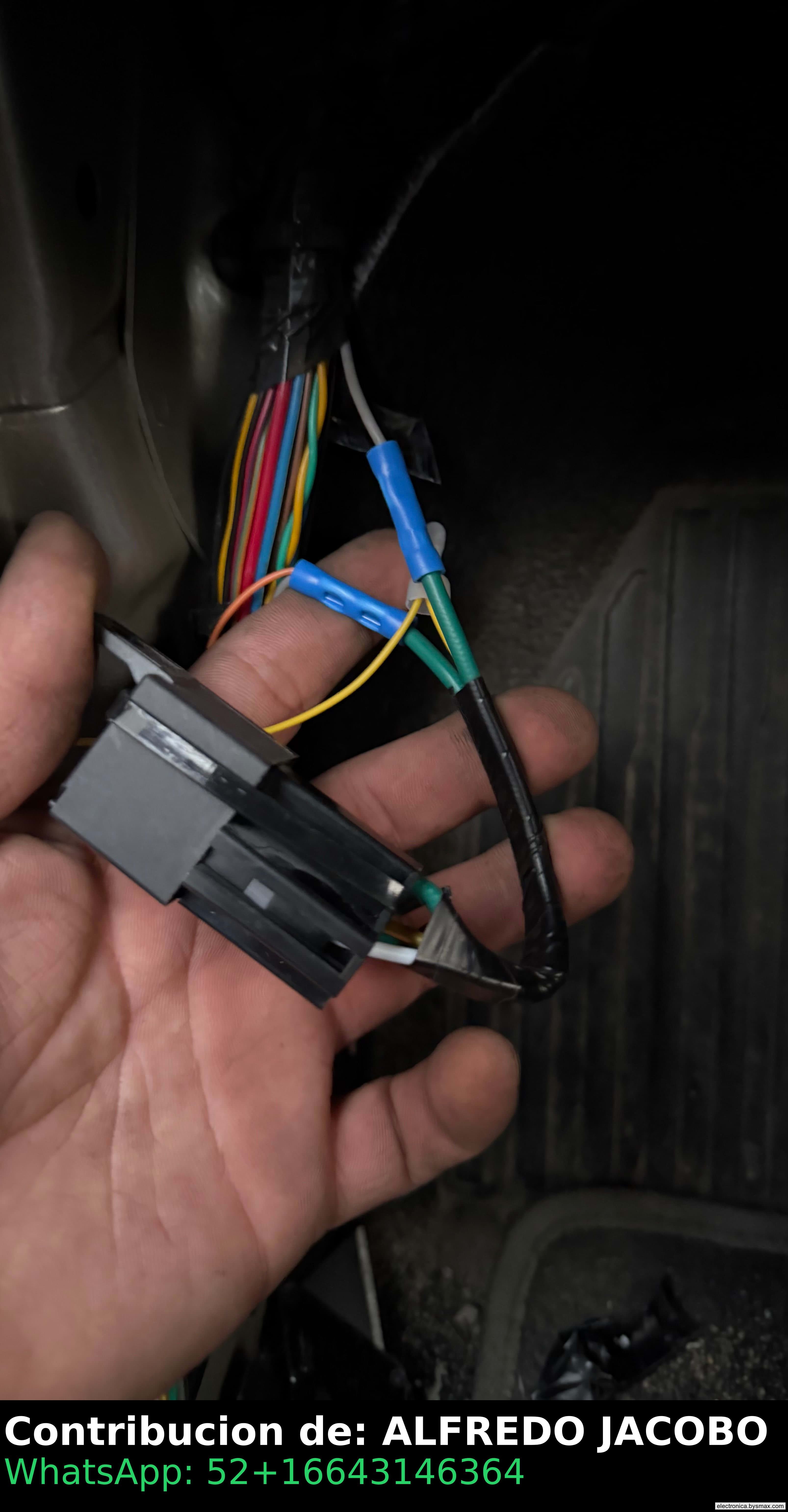 Paso 1: CABLE GRIS (+) ESTRIBO DEL CONDUCTOR. CORTE A BOMB