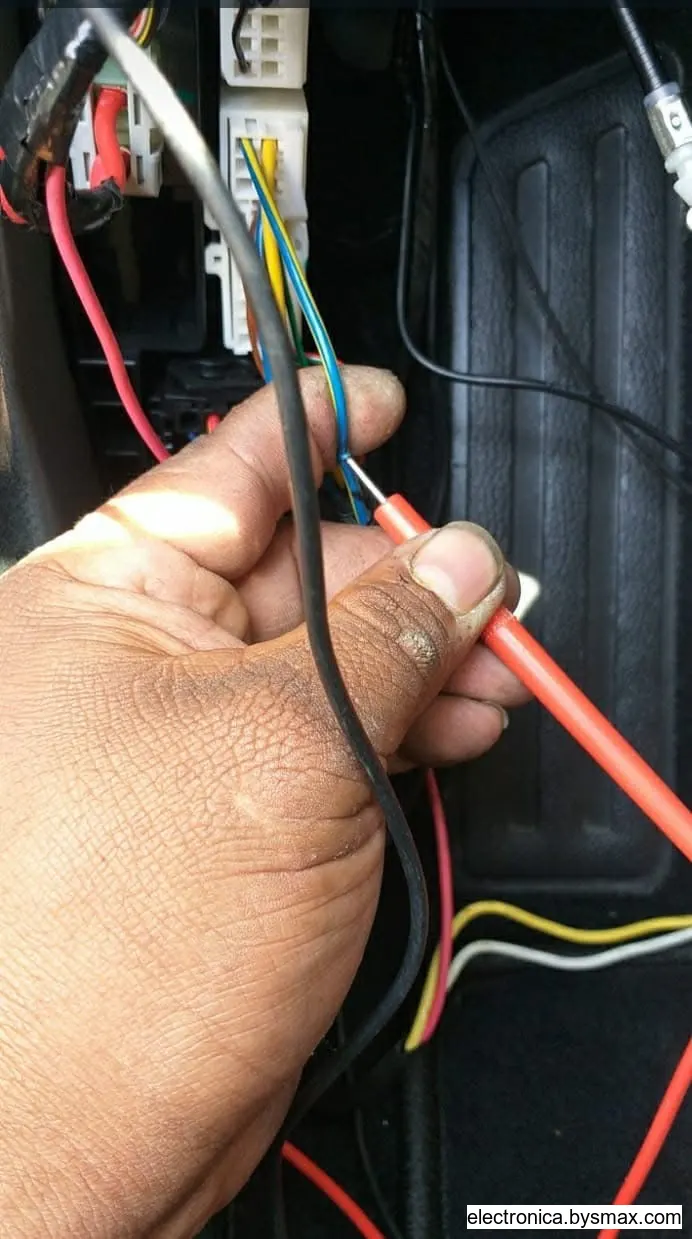 Paso 1: Tipo de Corte: Bomba Color del Cable: AMARILLO/AZ