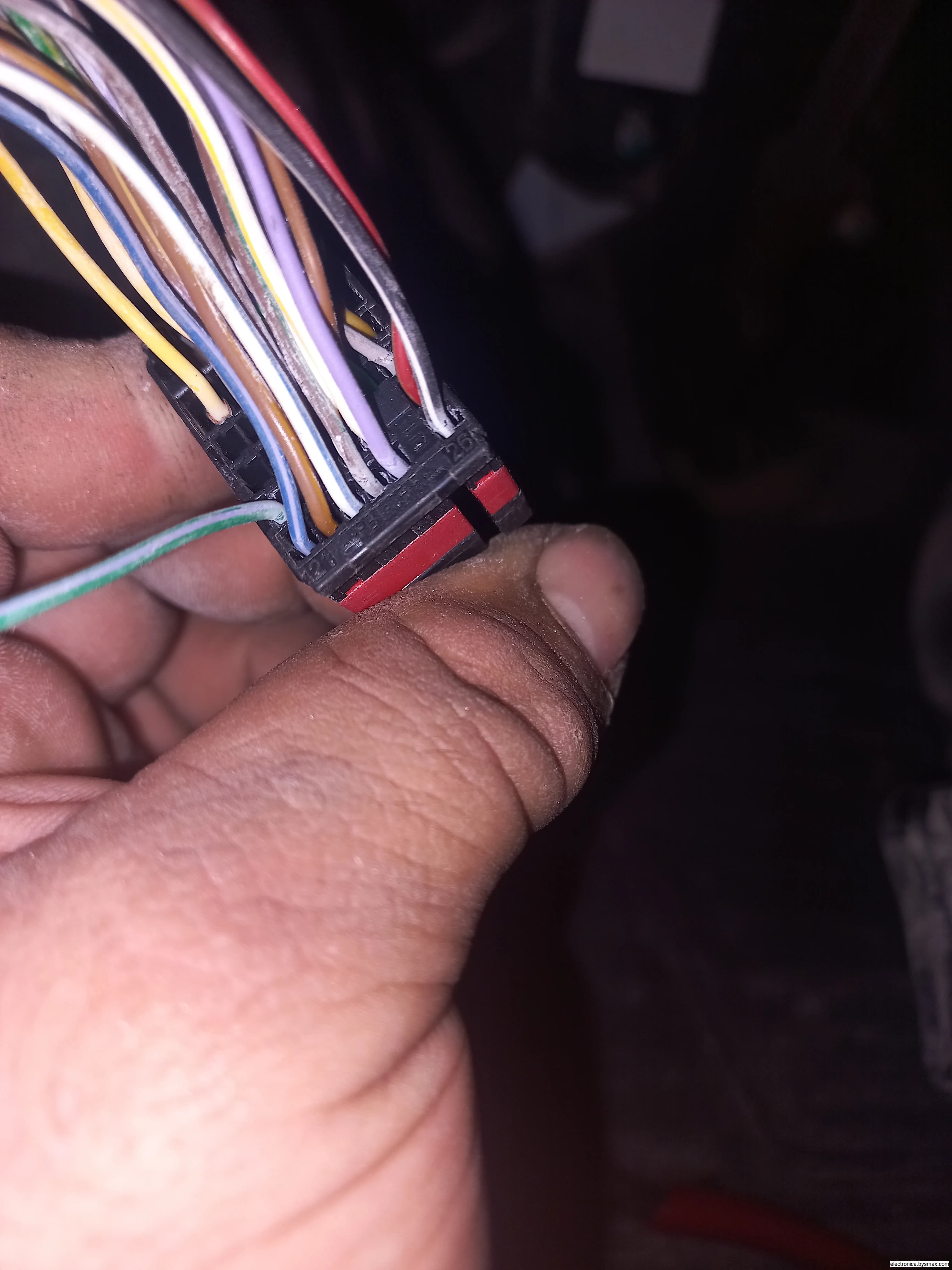 Paso 1: ipo de Corte: Ignicion
Color del Cable: Verde/Mor