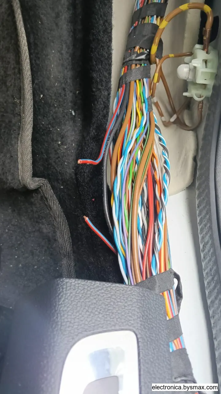 Paso 1: JETTA 2025 cable azul rojo