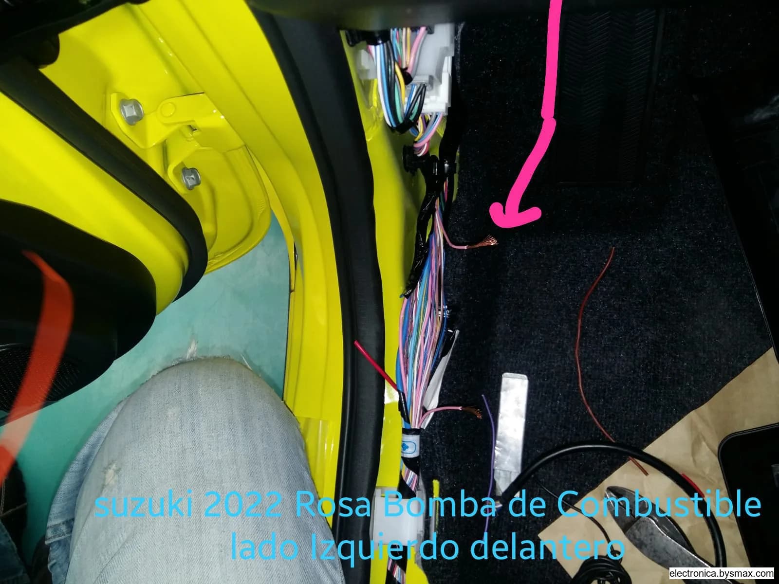 Paso 1: Posa piés Cable rosa lado izquierdo pilotoBomba C