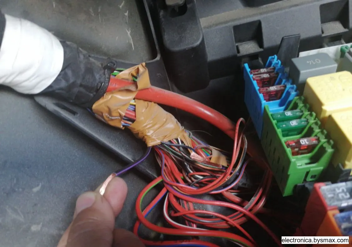 Paso 1: Mercedes Benz sprinter fusilera de lado derecho. C