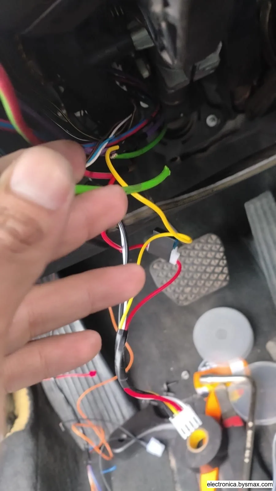 Paso 1: Cable verde en el switch
