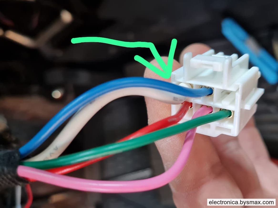 Paso 1: CORTE A IGNICIÓN, CABLE COLOR BLANCO UBICADO EN EL
