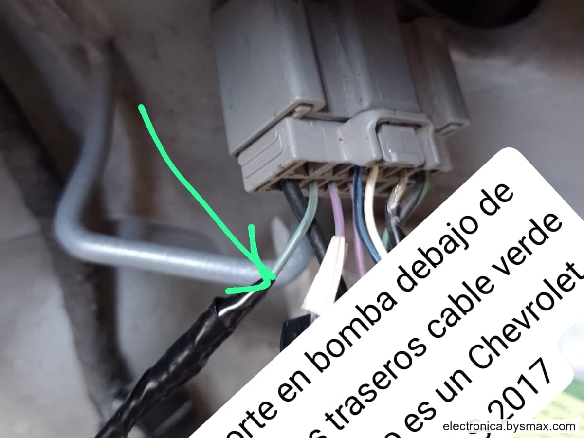 Paso 1: CORTE A LA BOMBA, CABLE VERDE OSCURO CON FRANJA NE