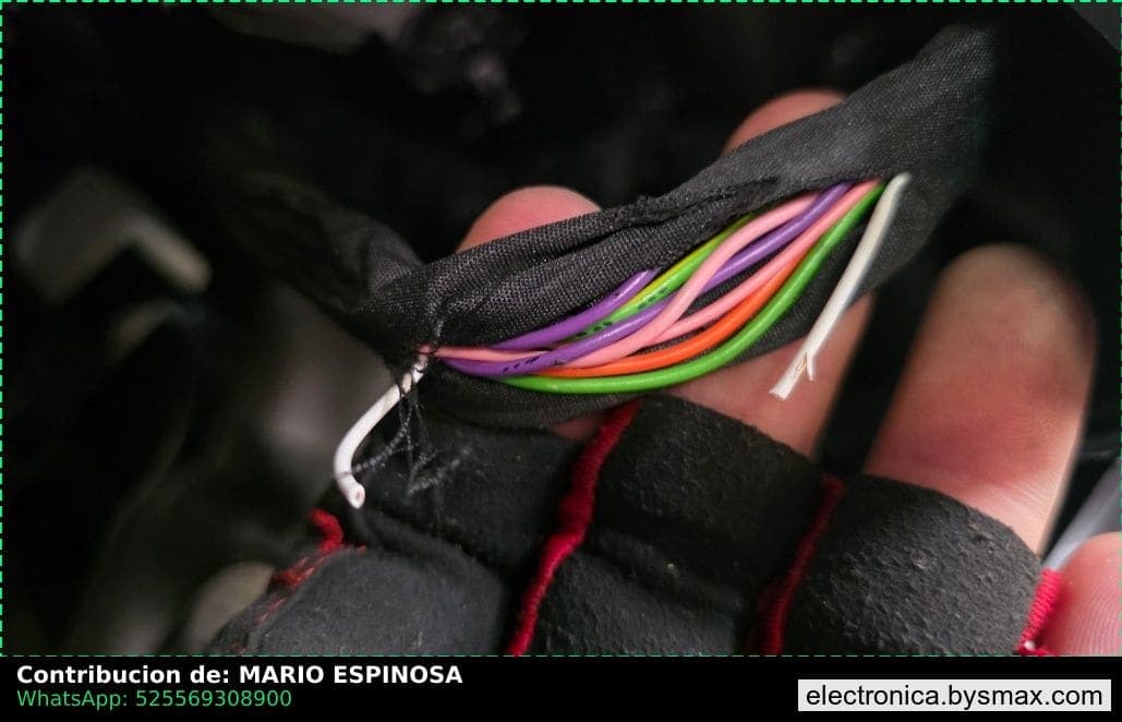 Paso 1: LADO DEL SWITCH BAJO EL VOLANTE CABLE BLANCO CORTE