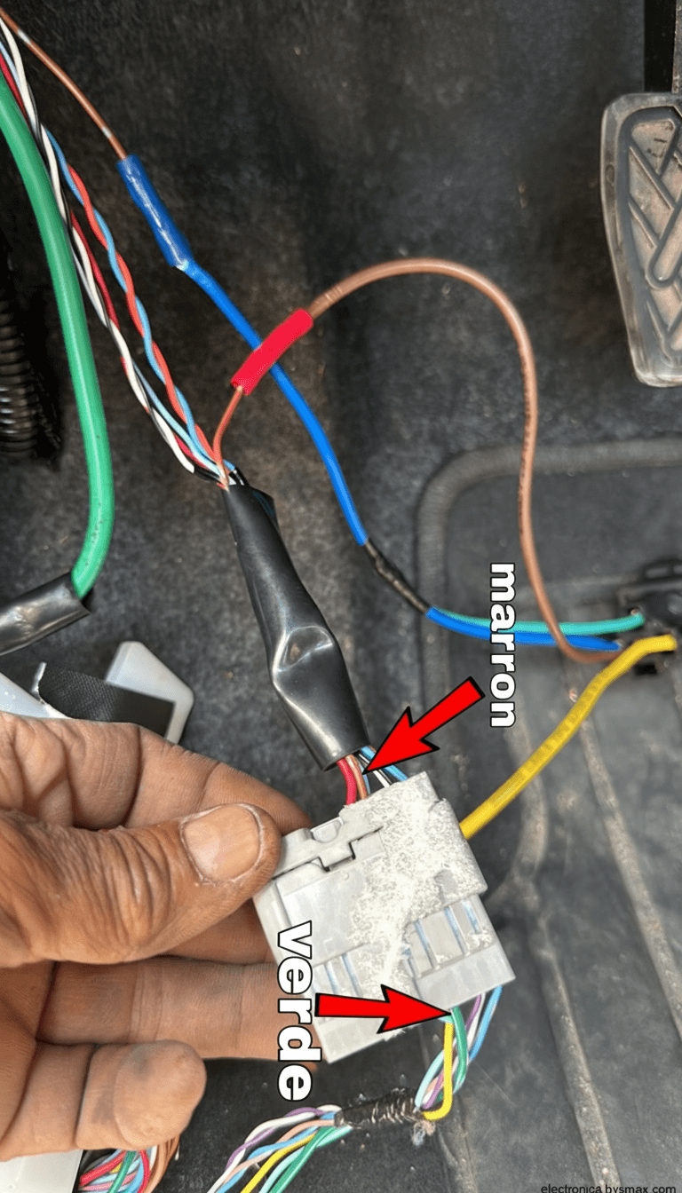 Paso 1: CORTE A LA BOMBA, EL COLOR CAMBIA EN UN CONECTOR P