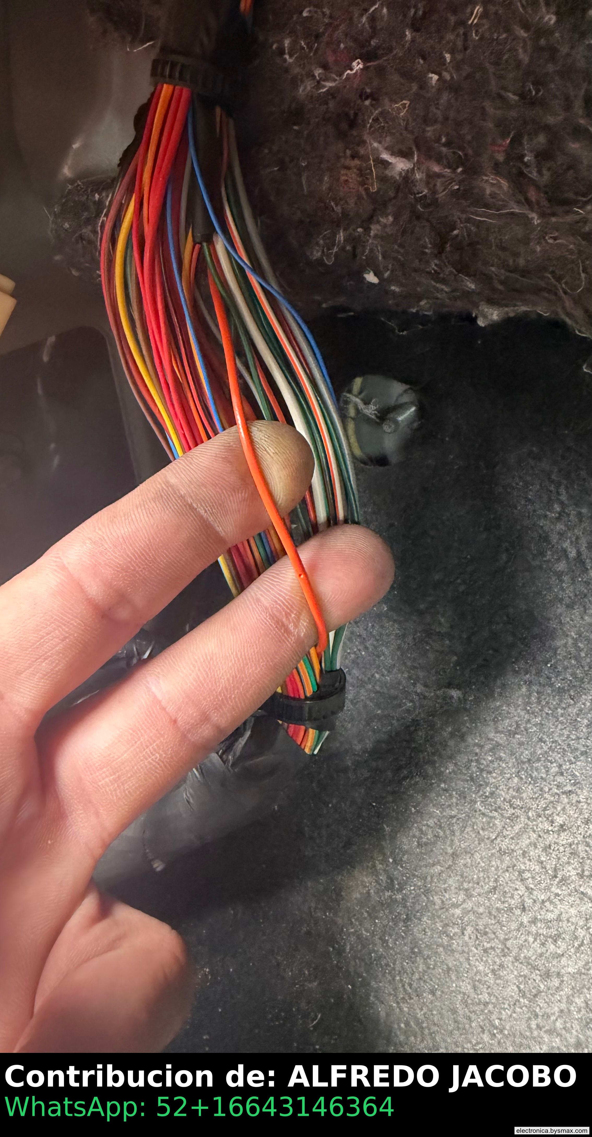 Paso 1: CABLE NARANJA (+) ESTRIBO DEL CONDUCTOR. CORTE A B